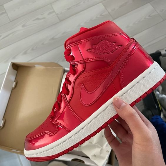 Jordan 1 Mid SE Pomegranate - 80144resell