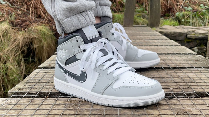 Air Jordan 1 Mid Light Smoke Grey Anthracite - 80144resell